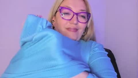 Snapshot of naty__mature_ chatting on 10, 10, 2025 Nataly online show from 10, 10, 2025