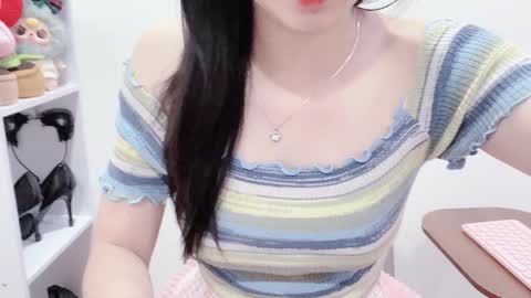 Snapshot of natycutiegirl chatting on 21, 11, 2025 Kiki online show from 21, 11, 2025