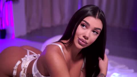 Naty online show from 9, 3, 2026