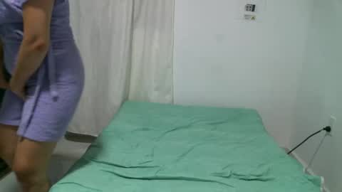      online show from 1, 2, 2025