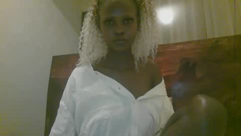 Snapshot of naughty_babe000 chatting on 19, 5, 2026 alisha online show from 19, 5, 2026