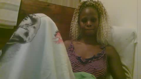 Snapshot of naughty_babe000 chatting on 19, 5, 2026 alisha online show from 19, 5, 2026