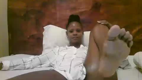 Snapshot of naughty_babe000 chatting on 17, 6, 2026 alisha online show from 17, 6, 2026