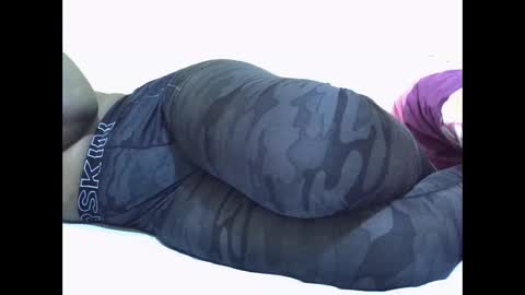 Snapshot of naughty_baddie5 chatting on 12, 10, 2025 candy online show from 12, 10, 2025