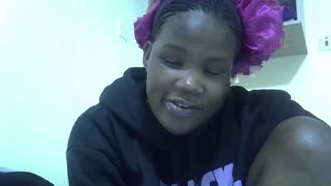 Snapshot of naughty_baddie5 chatting on 22, 11, 2025 candy online show from 22, 11, 2025