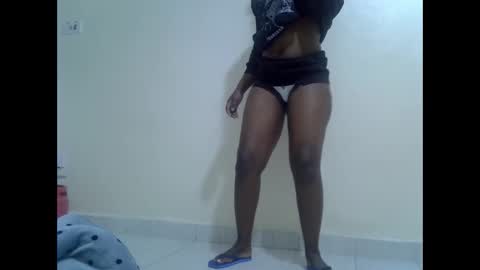 Snapshot of naughty_baddie5 chatting on 26, 11, 2025 candy online show from 26, 11, 2025