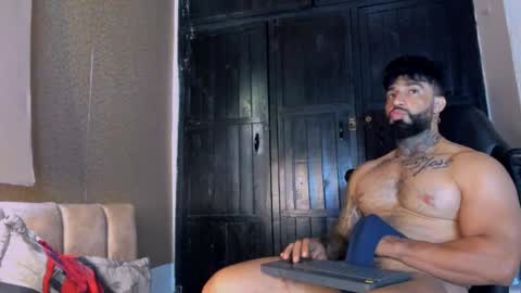 Snapshot of naughty_dominant chatting on 14, 1, 2025 Miller online show from 14, 1, 2025