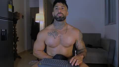 Snapshot of naughty_dominant chatting on 4, 3, 2025 Miller online show from 4, 3, 2025