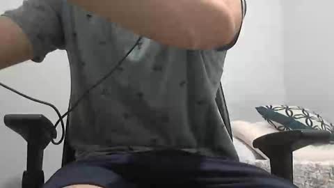 Snapshot of naughty_enzo chatting on 8, 3, 2025 Enzo online show from 8, 3, 2025
