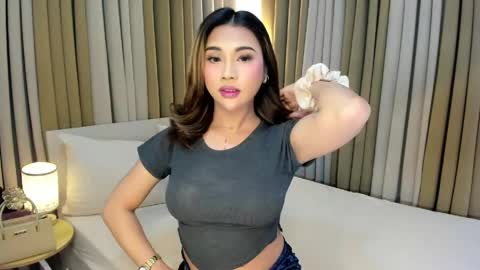 naughty_hunk_yuki online show from 16, 4, 2026