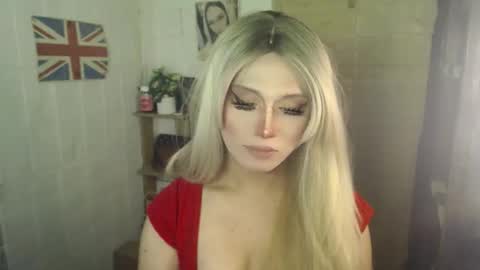 Snapshot of naughty_kim20 chatting on 30, 10, 2025 alexa online show from 30, 10, 2025