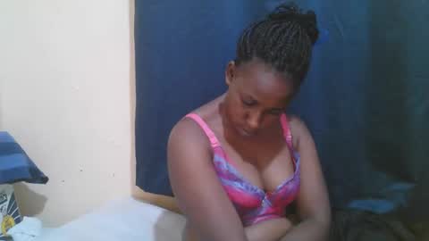 Snapshot of naughty_slender2 chatting on 12, 10, 2025 jn online show from 12, 10, 2025