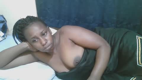 Snapshot of naughty_slender2 chatting on 21, 10, 2025 jn online show from 21, 10, 2025