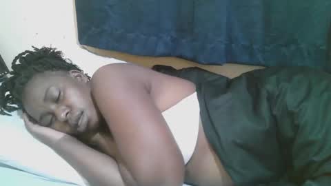 Snapshot of naughty_slender2 chatting on 26, 11, 2025 jn online show from 26, 11, 2025