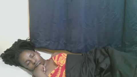 Snapshot of naughty_slender2 chatting on 27, 11, 2025 jn online show from 27, 11, 2025