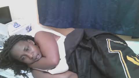 Snapshot of naughty_slender2 chatting on 4, 12, 2025 jn online show from 4, 12, 2025