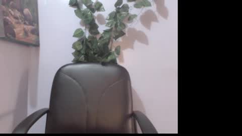 Snapshot of naughty_xxbunny chatting on 1, 3, 2025 beauty online show from 1, 3, 2025