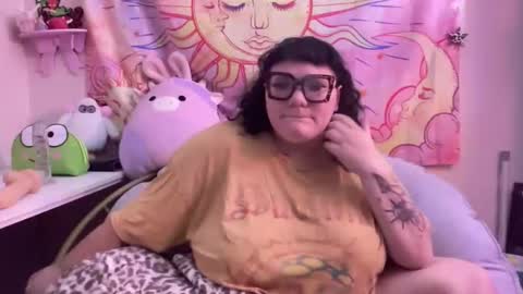 Snapshot of naughtygirl637100 chatting on 2, 12, 2025 Naughty Girl online show from 2, 12, 2025