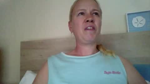 naughtyjennyblondeuk online show from 21, 4, 2026