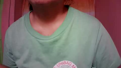 Snapshot of naughtymom_33 chatting on 21, 11, 2025 naughtymom_33 online show from 21, 11, 2025