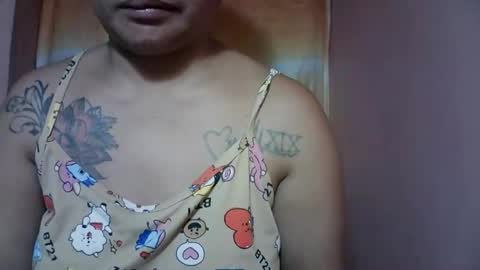 Snapshot of naughtymom_33 chatting on 4, 12, 2025 naughtymom_33 online show from 4, 12, 2025