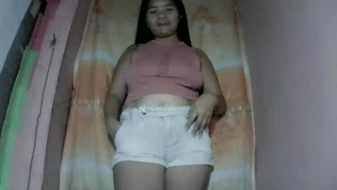 Snapshot of naughtymom_33 chatting on 5, 12, 2025 naughtymom_33 online show from 5, 12, 2025