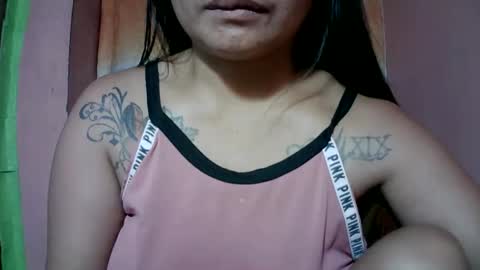 Snapshot of naughtymom_33 chatting on 16, 12, 2025 naughtymom_33 online show from 16, 12, 2025