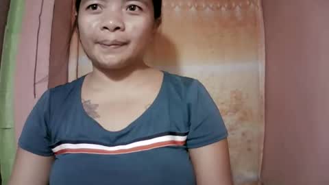 Snapshot of naughtymom_33 chatting on 18, 12, 2025 naughtymom_33 online show from 18, 12, 2025