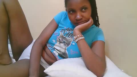 Snapshot of naughtysammur25 chatting on 8, 10, 2025 naughtyqueen online show from 8, 10, 2025