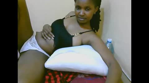 Snapshot of naughtysammur25 chatting on 11, 10, 2025 naughtyqueen online show from 11, 10, 2025