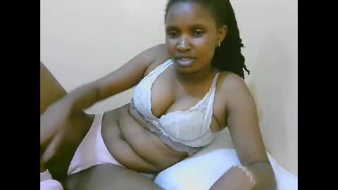 Snapshot of naughtysammur25 chatting on 11, 10, 2025 naughtyqueen online show from 11, 10, 2025