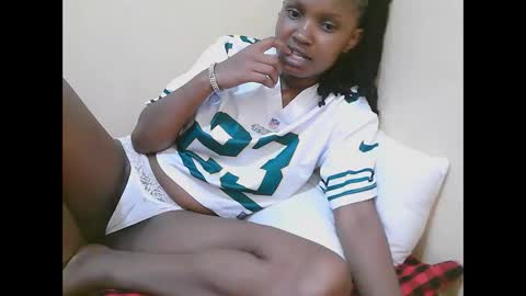 Snapshot of naughtysammur25 chatting on 12, 10, 2025 naughtyqueen online show from 12, 10, 2025