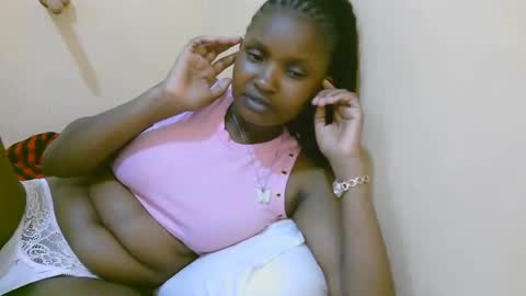 Snapshot of naughtysammur25 chatting on 19, 10, 2025 naughtyqueen online show from 19, 10, 2025