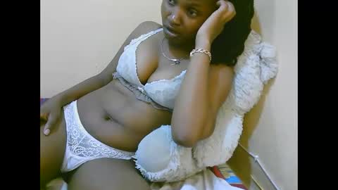 Snapshot of naughtysammur25 chatting on 25, 10, 2025 naughtyqueen online show from 25, 10, 2025