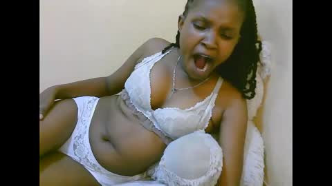 Snapshot of naughtysammur25 chatting on 26, 10, 2025 naughtyqueen online show from 26, 10, 2025