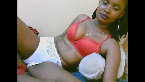 Snapshot of naughtysammur25 chatting on 28, 10, 2025 naughtyqueen online show from 28, 10, 2025