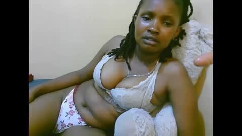 Snapshot of naughtysammur25 chatting on 29, 10, 2025 naughtyqueen online show from 29, 10, 2025