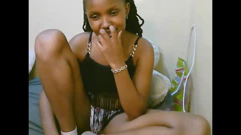 Snapshot of naughtysammur25 chatting on 10, 11, 2025 naughtyqueen online show from 10, 11, 2025