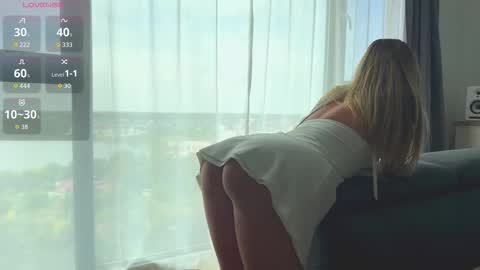 Lara  Ryan online show from 11, 9, 2025