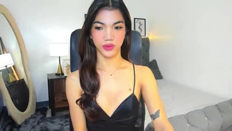 Snapshot of naughtyvixennova chatting on 19, 10, 2025 Cassie online show from 19, 10, 2025
