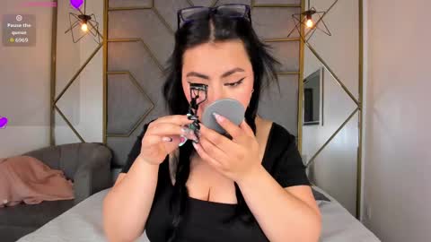 NavannyCattan online show from 2, 10, 2025