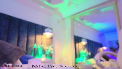 Juli  online show from 13, 9, 2025