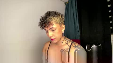 Snapshot of nazzz10 chatting on 5, 12, 2025 nazzz10 online show from 5, 12, 2025