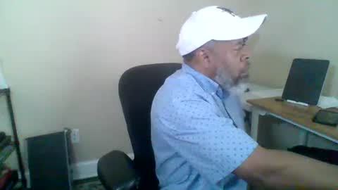 Snapshot of ncmale2021 chatting on 17, 9, 2025 Terry online show from 17, 9, 2025