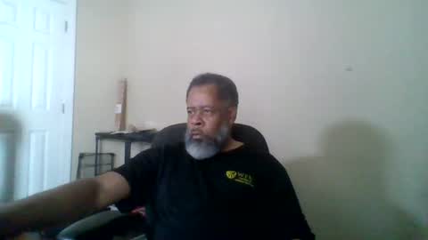 Snapshot of ncmale2021 chatting on 25, 9, 2025 Terry online show from 25, 9, 2025