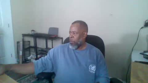 Snapshot of ncmale2021 chatting on 26, 9, 2025 Terry online show from 26, 9, 2025