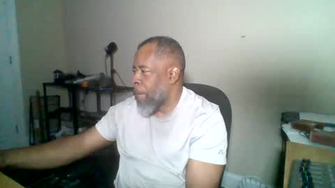 Snapshot of ncmale2021 chatting on 3, 10, 2025 Terry online show from 3, 10, 2025