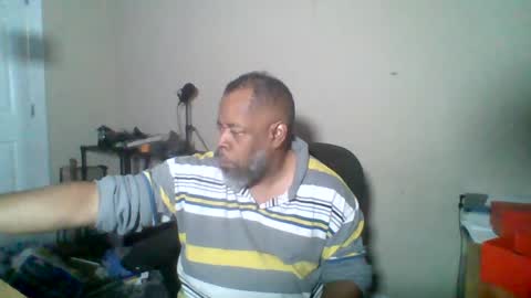 Snapshot of ncmale2021 chatting on 4, 10, 2025 Terry online show from 4, 10, 2025