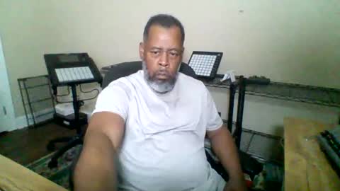 Snapshot of ncmale2021 chatting on 13, 10, 2025 Terry online show from 13, 10, 2025