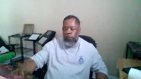 Snapshot of ncmale2021 chatting on 18, 10, 2025 Terry online show from 18, 10, 2025